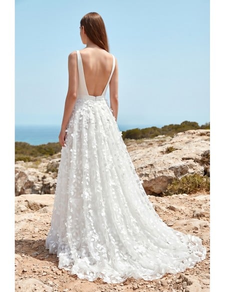 Plunge-Neck Floral Applique Wedding Dress with Leg Slit for Beach Ceremonies