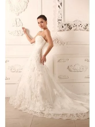 Ball-gown Strapless Chapel Train Tulle Wedding Dress With Appliques Lace