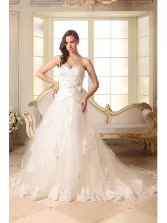 A-line Sweetheart Court Train Tulle Wedding Dress With Appliques Lace