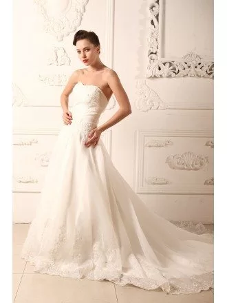 A-line Sweetheart Chapel Train Tulle Wedding Dress With Appliques Lace