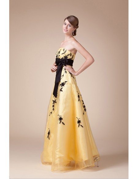 A-line Strapless Floor-length Tulle Prom Dress With Appliques Lace